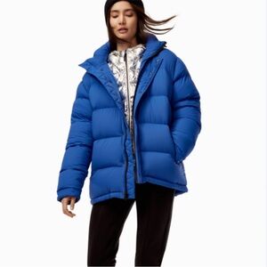 New Aritzia The Super Puff cliMATTE in Jazz Blue. Size medium